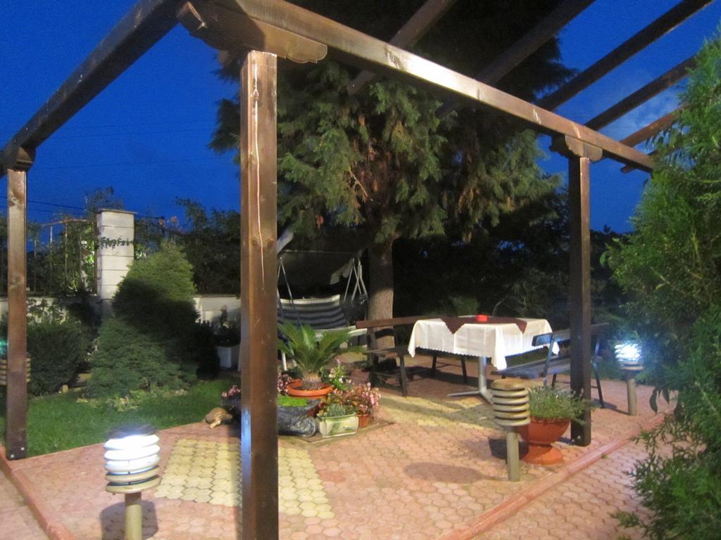 Delphini Πανσιόν 2*
